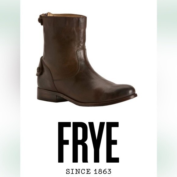 Frye Shoes - Frye Melissa Button zip short size 8.5 EUC oiled slate tan gray